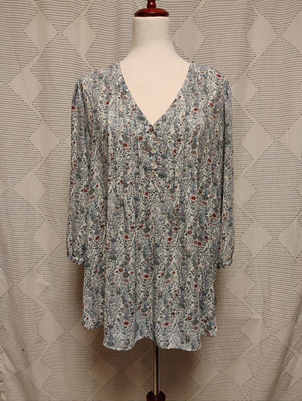 Rose+ Olive Popover Floral Chiffon Pintuck Sheer Blouse Botanical V neck Size 1X